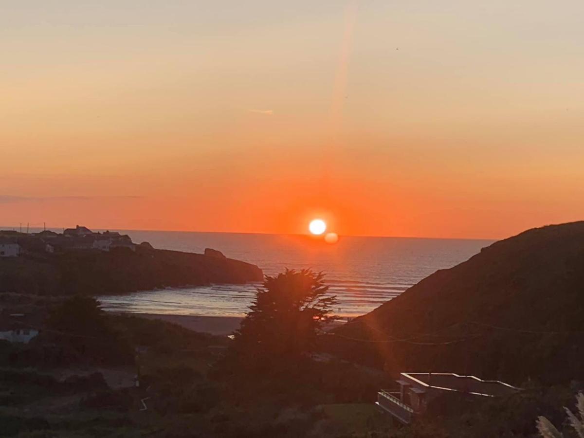 Tides Reach, Deluxe Shepherds Hut 1, 100M From The Beach St Merryn Exterior foto